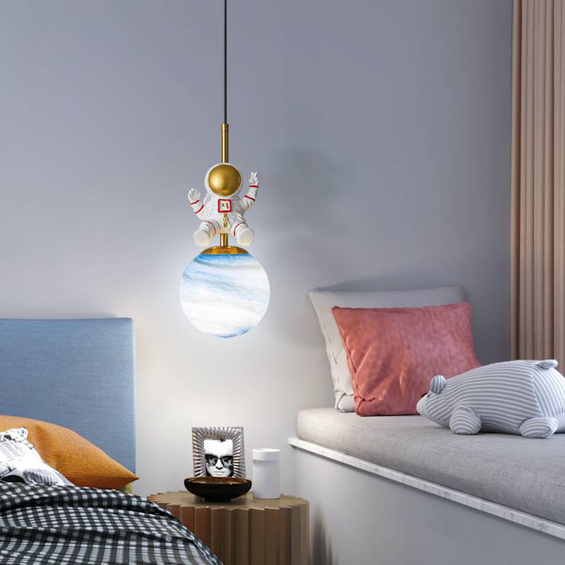 Norvo | Moderne Nordic Barne Orb Astronaut Jern Harpiks 1-Lys Pendellampe for Soverommet