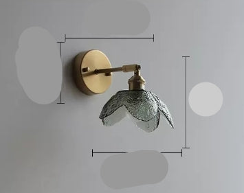 Norvo | Dekorativ vegglampe med buet arm og glasskjerm