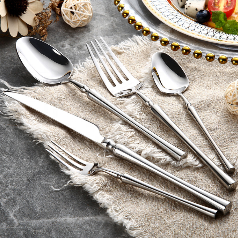 Elegant bestikksett i rustfritt stål Norvo| Høy kvalitet | Tidløst design