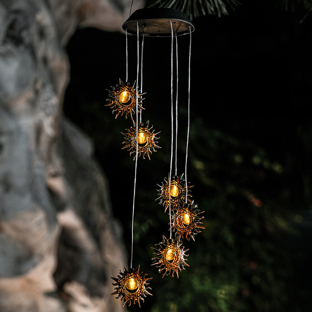 Norvo | Moderne Boho Sol Vanntett ABS Metall Måne Sol Stjerne Dekorasjon Vindklokke Hengende LED Utebelysning Landskapsbelysning for Utendørs Terrasse