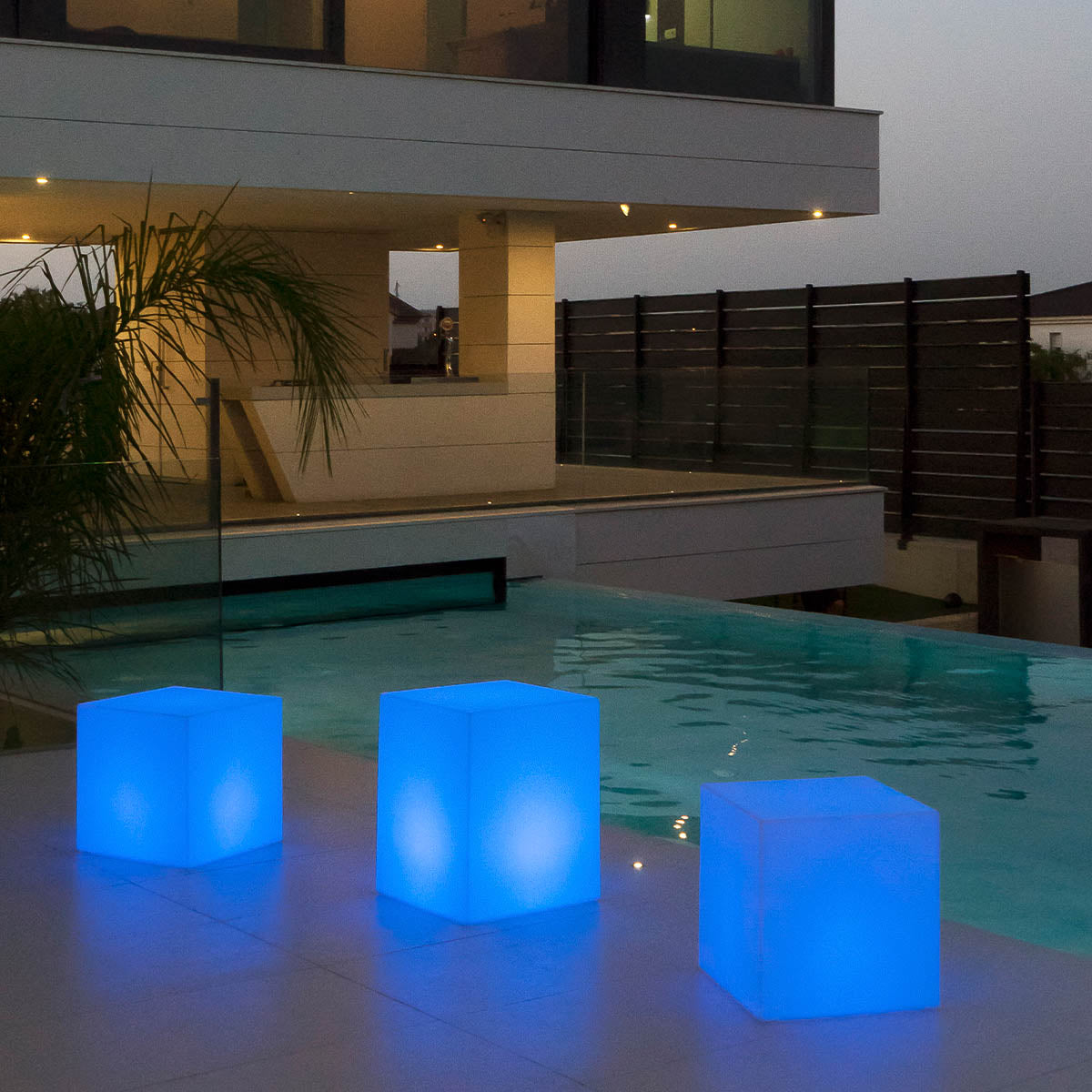 Norvo | Moderne lysende kube i forskjellige varianter!