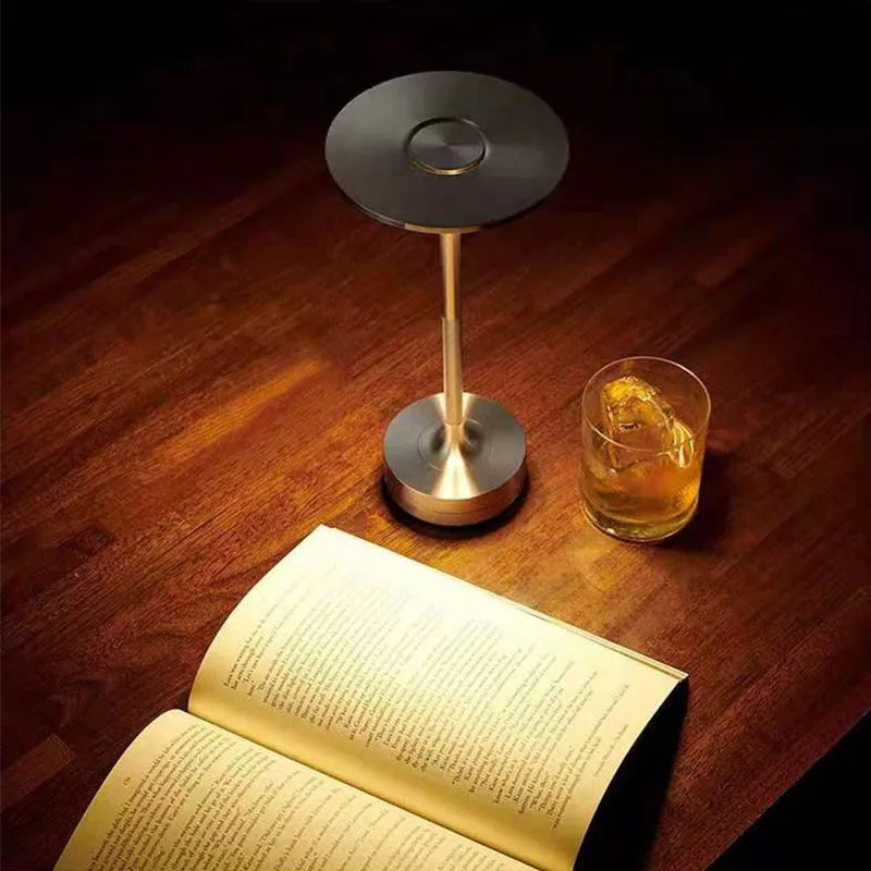 Dimmbar industriell stil bordlampe – Justerbar LED-lampe for stue og kontor