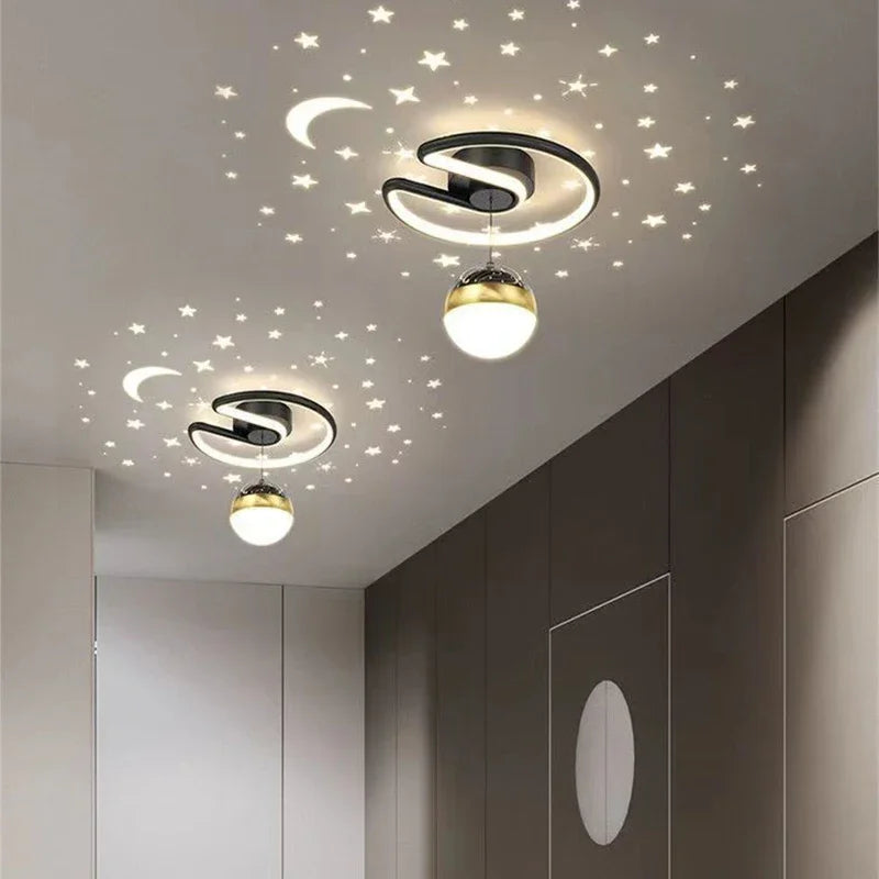 LED Taklampe med Stjernesky – Moderne Kronelys Design for Barnerom og Stuer