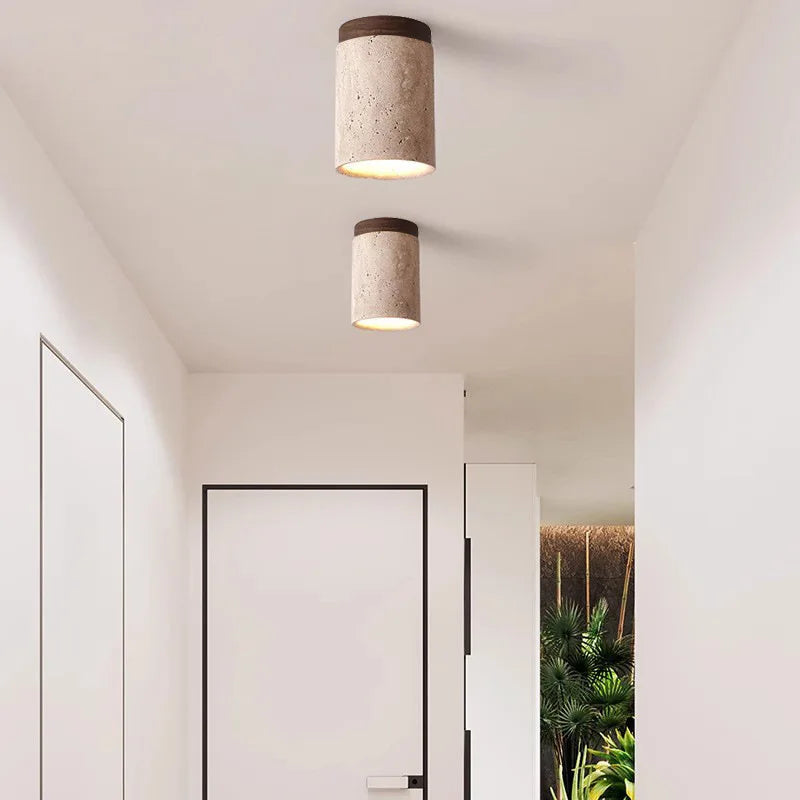 PierreLuxe - Innfelt taklys i travertin for hall og trapp