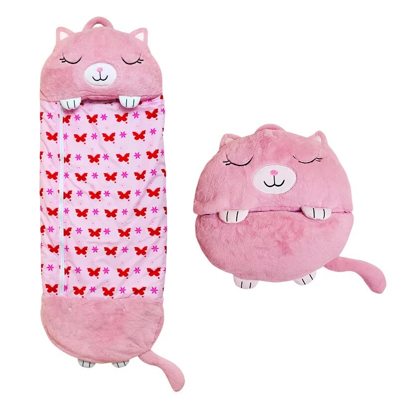 Plush leketøy og sovepose i ett for varme, trygge netter