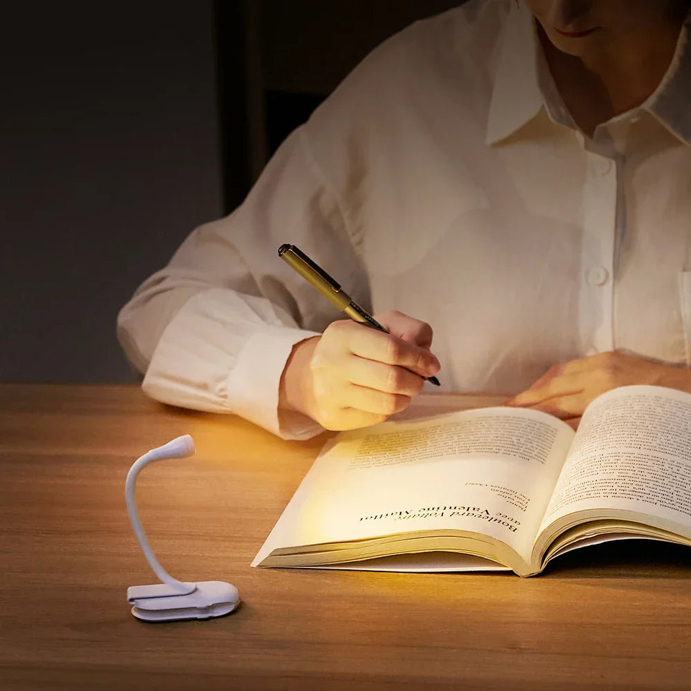 Norvo | Mini Boklys - Bærbart Klips-Lys med USB-lading, Dimmbar LED for Soverom, Øyevern og Camping - 360° Vri Klips Boklampe