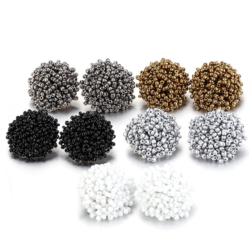 Norvo | Lys og morsom håndlaget multicolor perle pompom stud øredobber