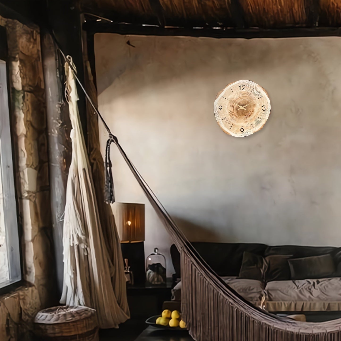 Norvo | Elegant Treveggklokke for Stilige og Stille Interiører