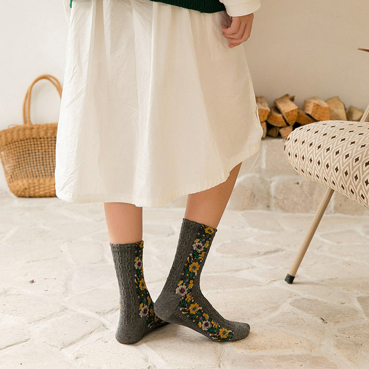 Skanto | Vintage Floral Style Cotton Crew Socks