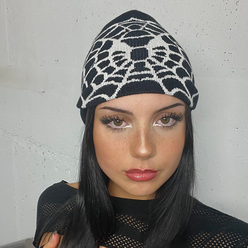 Skanto | Spiderweb Beanie