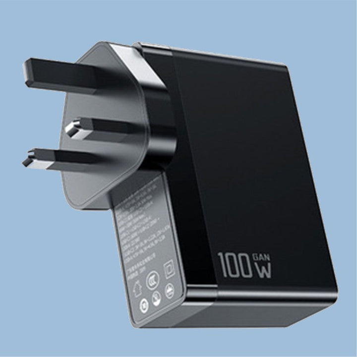 Skanto | 3-i-1 100W Veggadapter, med US/EU/UK-kontakter, 2 Type-C & 1 USB-port, for Laptop, Telefon, Nettbrett