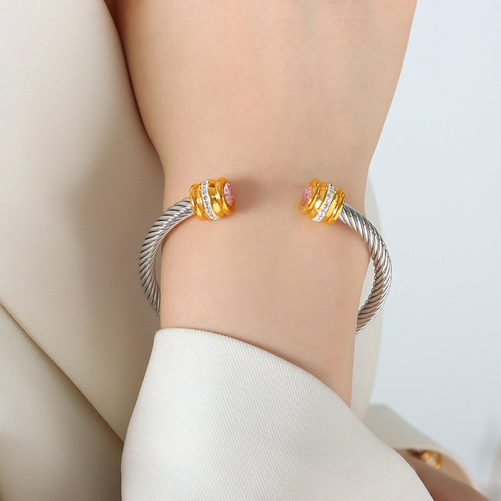 Skanto | Personlig Tilpasset Fødselsstein Ends Twist Cuff Armbånd