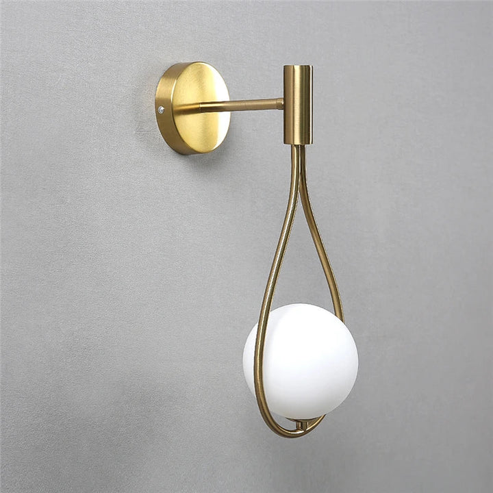Elegant drop vegglampe for tidløs stil | Skanto