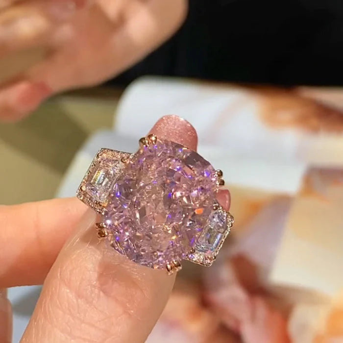 Skanto | Tre Steins Brilliant Cut Rosa Ring