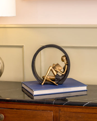 Lesende Jente-statue