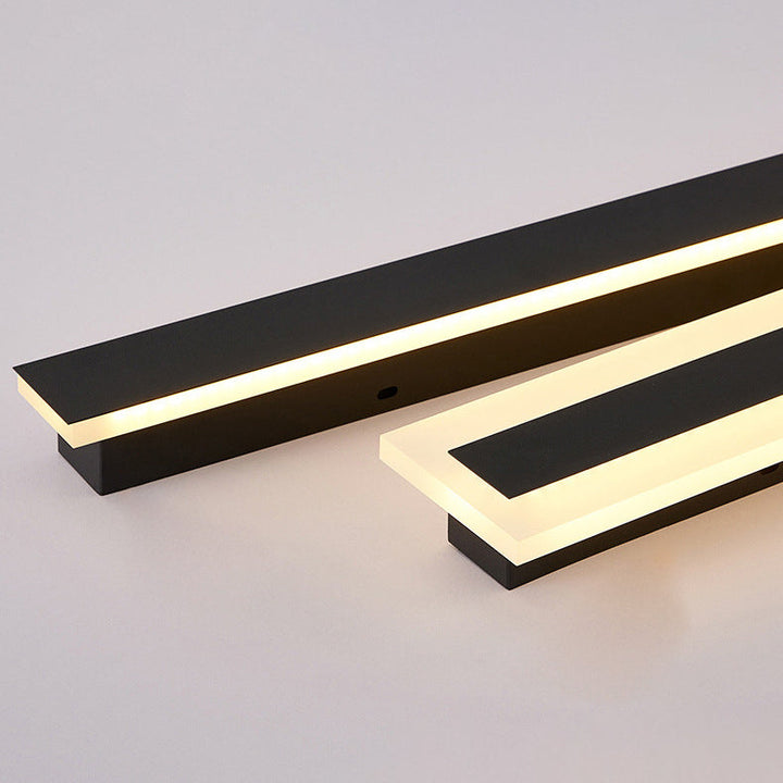 Lang, rektangulær LED-vegglampe av aluminium og akryl til hagen