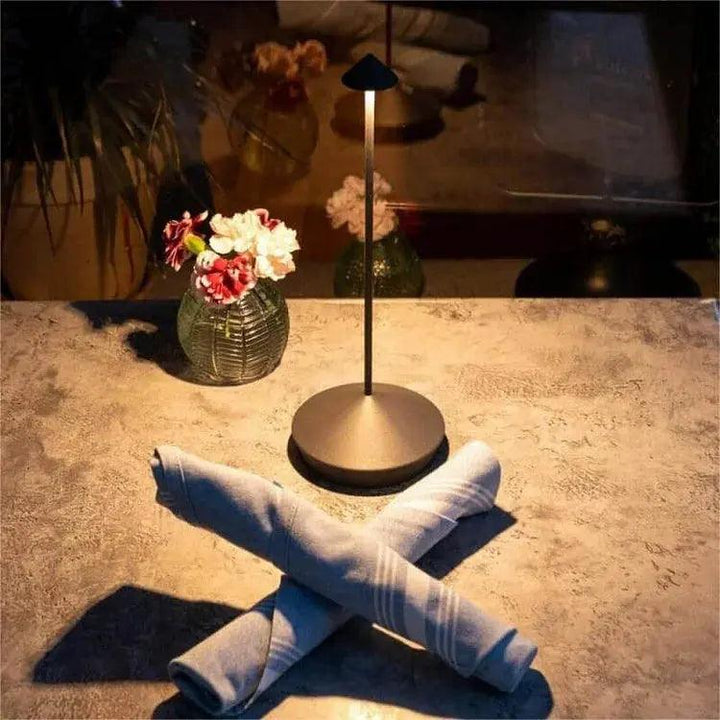 Skanto | BeamLuxe - Elegant Trådløs Bordlampe