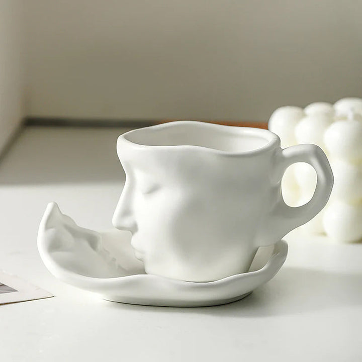 Skanto | Metal Touching Face Creative Ceramic Kiss Kaffekopp, Kunstnerisk Vibe Krus & Tallerken Sett