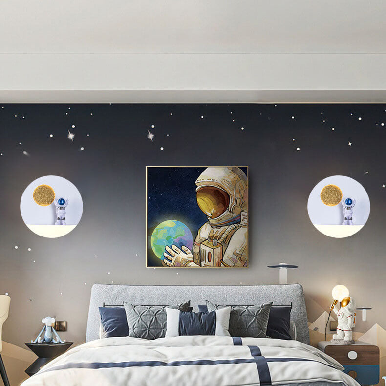 Skanto | Moderne Kreativ Jern Harpiks Rund Astronaut LED Vegglampe for Soverom