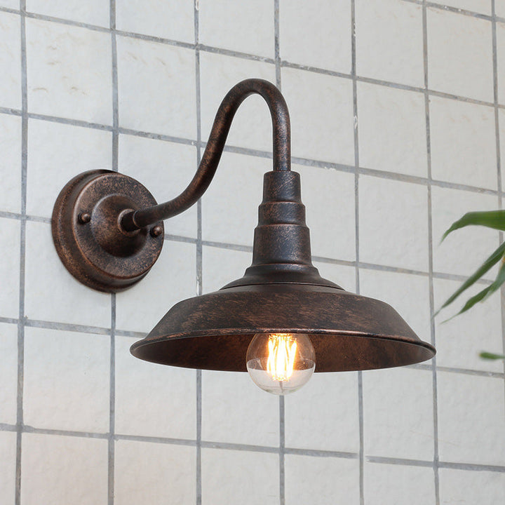 Skanto | Noctura Klassisk Vegglampe | Vintage Design | Jernramme med Rund Glasskjerm | 1-Lys Spisestue Belysning