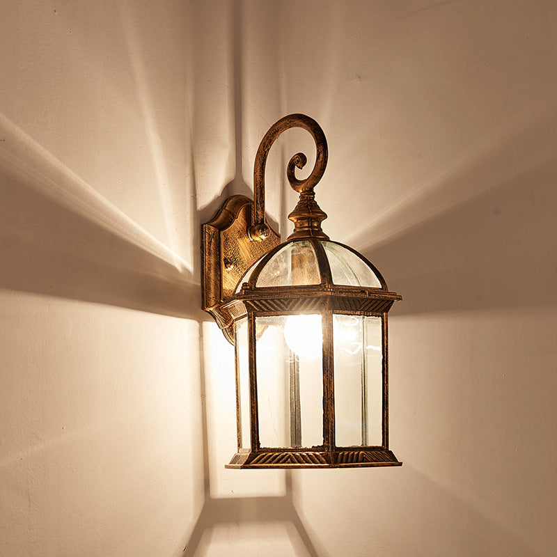 Tradisjonell Vintage Hexagonal Slott Aluminiums Glass 1-Lys Utendørs Vegglys Lampe For Hage | Skanto