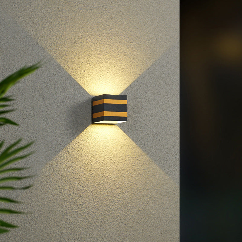 Utendørs minimalistisk firkantet kube aluminiums vanntett LED vegglampe | Skanto
