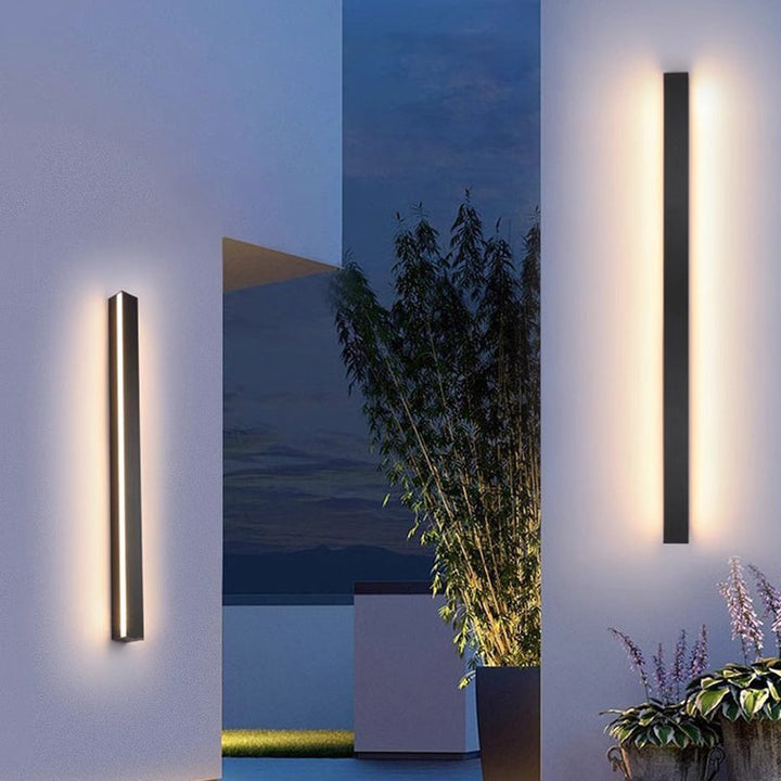 Lang, rektangulær LED-vegglampe av aluminium og akryl til hagen