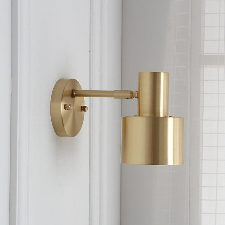 Moderne gullvegglampe – minimalistisk metalldesign for luksuriøse interiør