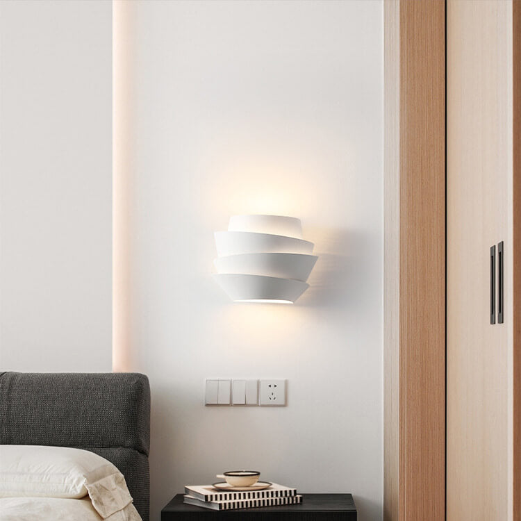 Skanto | Moderne jernvegglampe med dobbelt lys