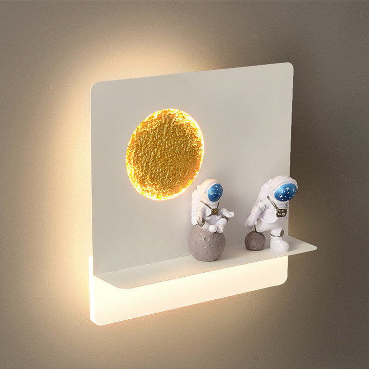 Skanto | Moderne Kreativ Jern Harpiks Rund Astronaut LED Vegglampe for Soverom