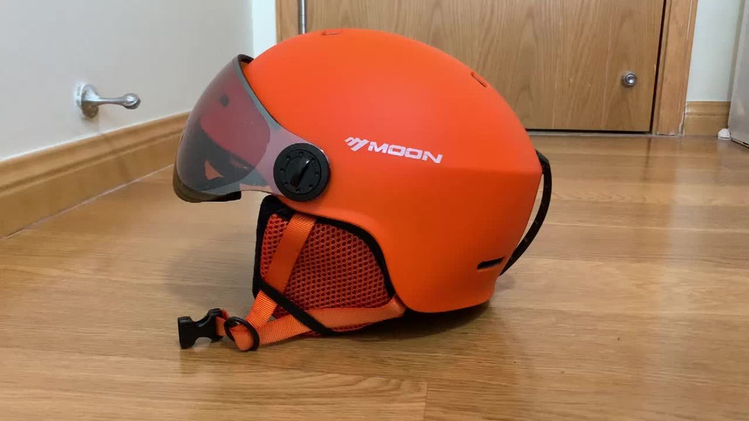 Hochwertiger Skihelm mit Abnehmbaren Teilen – sicher and komfortabel für Outdoor-Aktivitäten