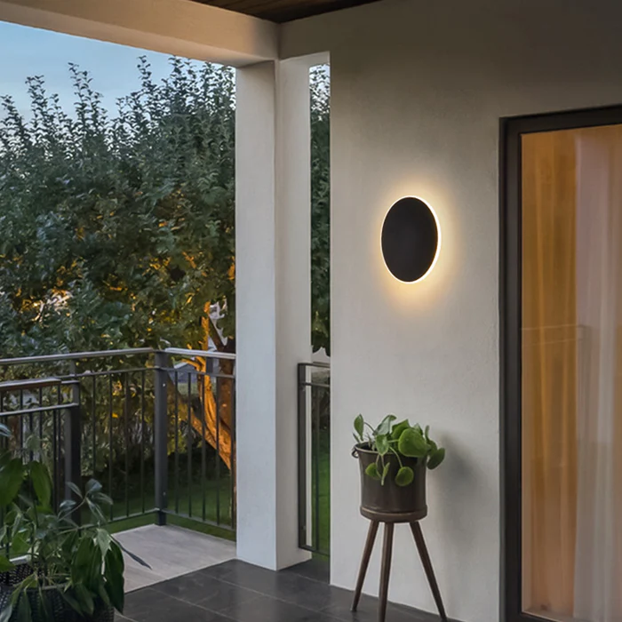 Elegant LED vegglys for utendørs bruk - Minimalistisk rund design | Skanto