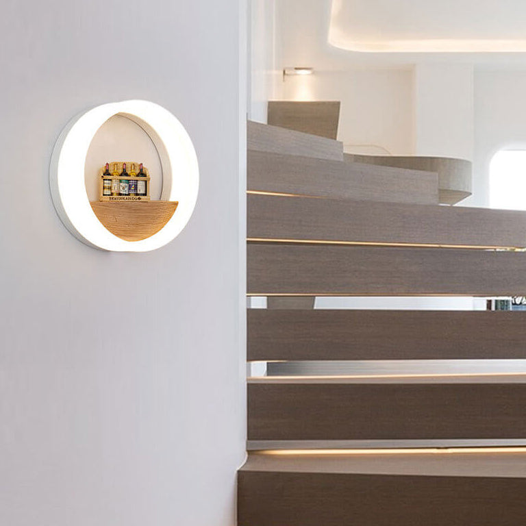 Skanto | Lumoshelf LED Vegglampe | Massiv Trematerial med Hylle | Rund Vegglampe | Varm & Hvit Lys