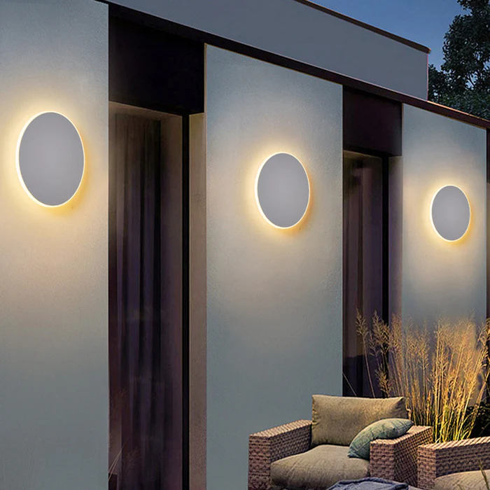 Elegant LED vegglys for utendørs bruk - Minimalistisk rund design | Skanto
