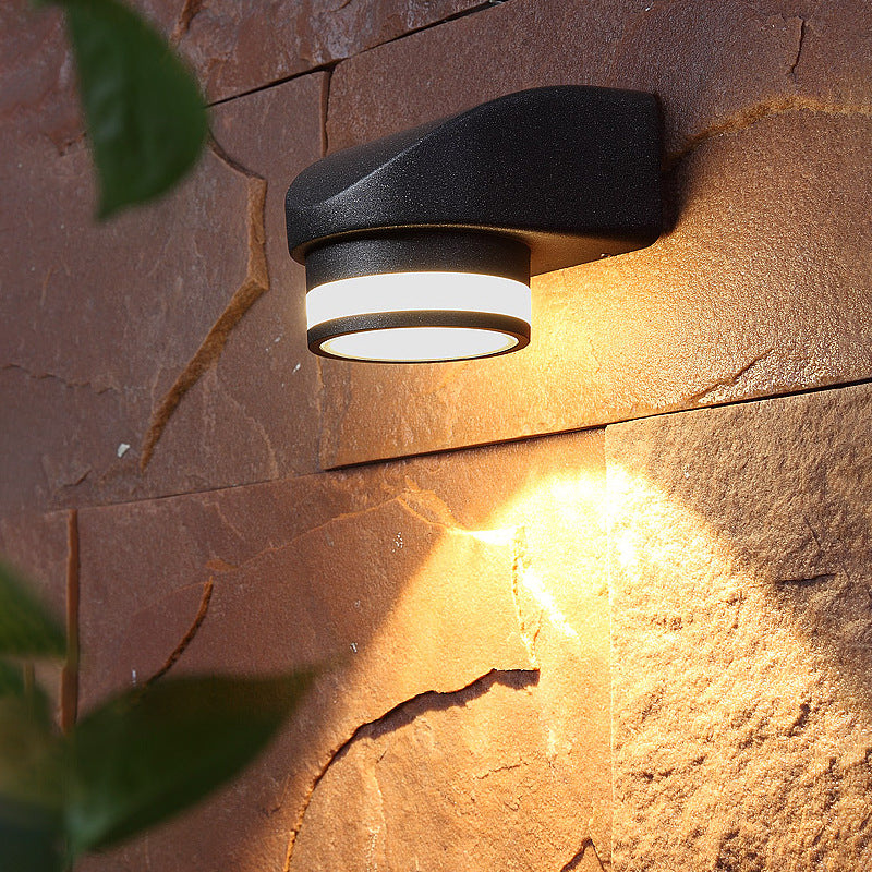 Moderne Sylinderformet Die-Cast Aluminium LED Vanntett Utendørs Hage Vegglampe | Skanto