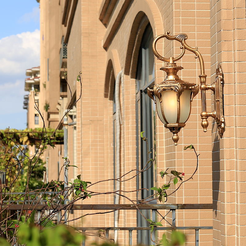 Europeisk Retro Aluminium Glass Utskåret Lantern 1-Lys Utendørs Vanntett Vegglampe | Skanto