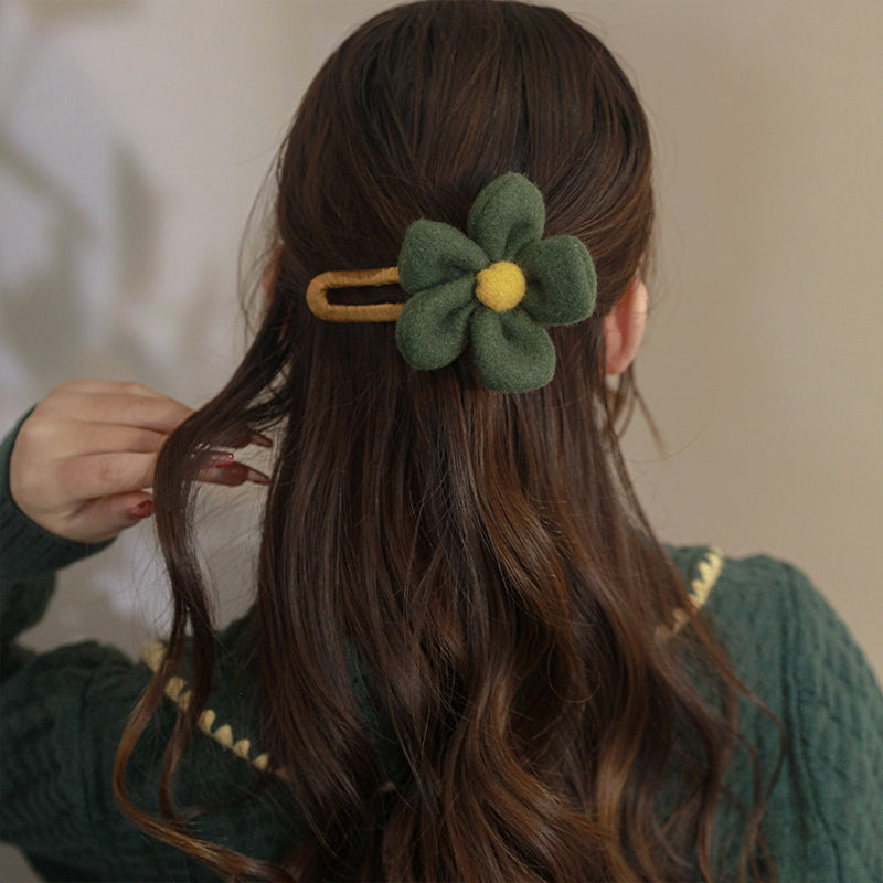 Elegant Plush Flower Hairpins Skanto