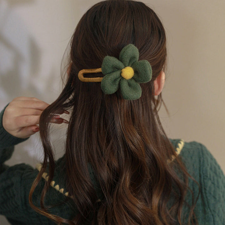 Elegant Plush Flower Hairpins Skanto