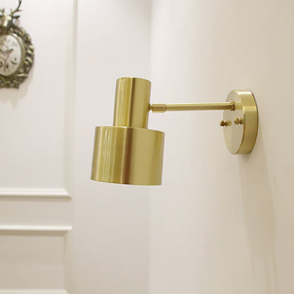 Moderne Gullvegglampe - Minimalistisk Metalldesign for Luksuriøse Interiører | Skanto