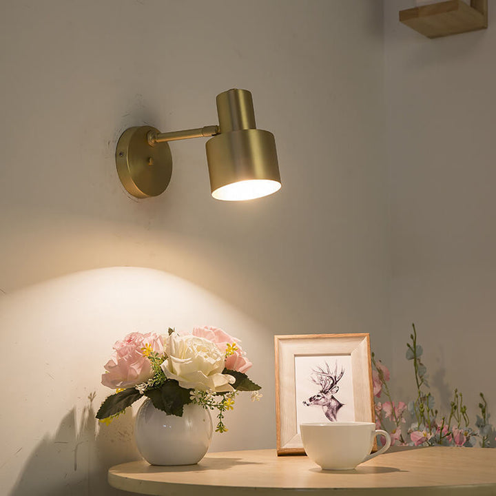 Moderne gullvegglampe – minimalistisk metalldesign for luksuriøse interiør
