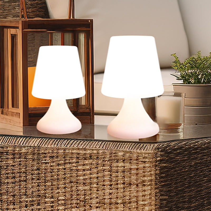 Moderne minimalistisk PE-koppform USB LED bordlampe nattlys for utendørs patio | Skanto