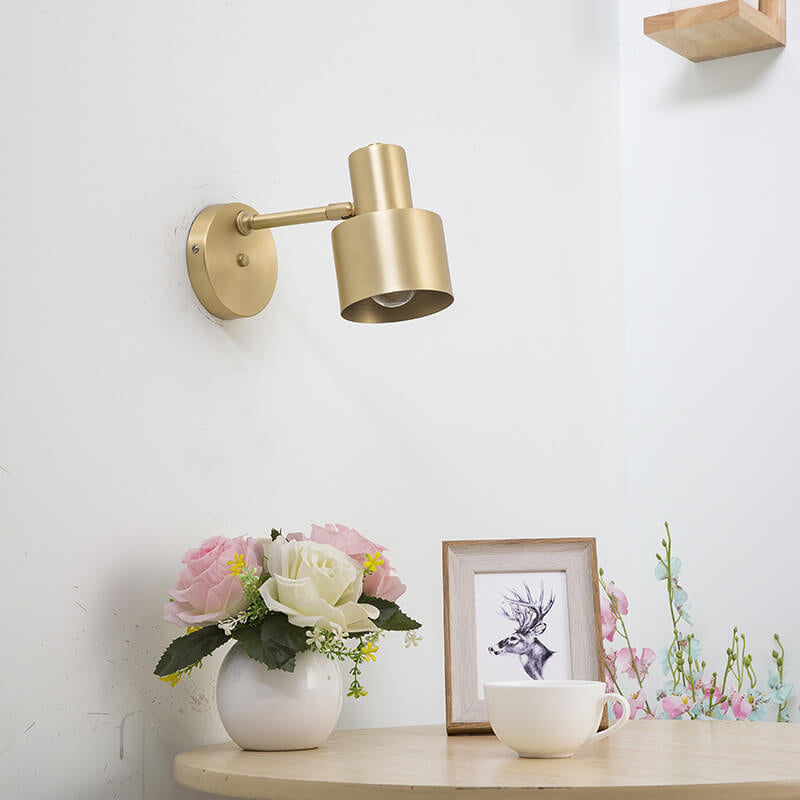 Moderne Gullvegglampe - Minimalistisk Metalldesign for Luksuriøse Interiører | Skanto