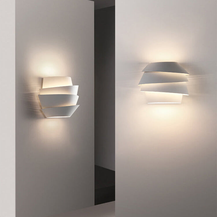 Skanto | Moderne jernvegglampe med dobbelt lys