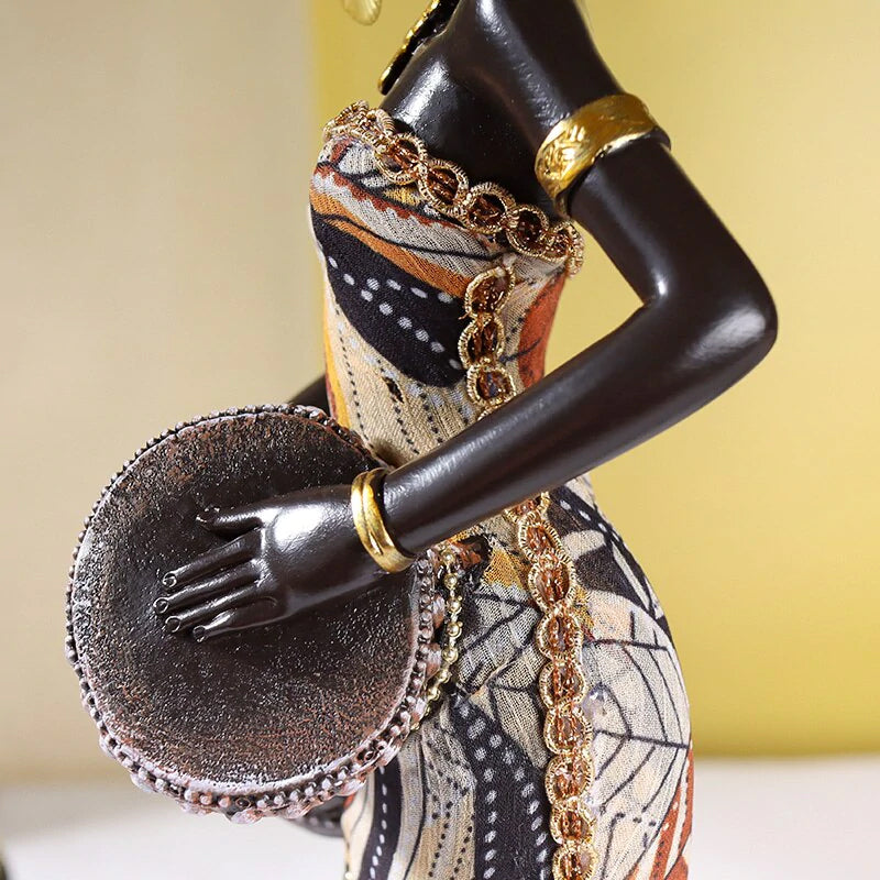 Skanto | Afrikansk kvinnelig musiker skulptur