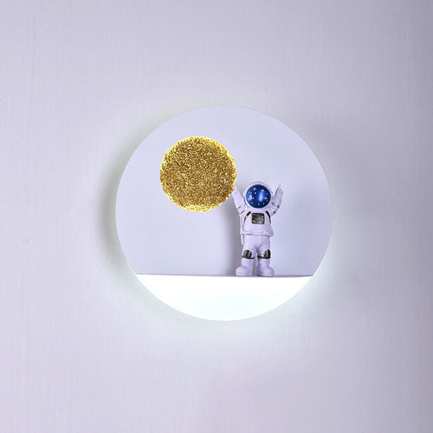 Skanto | Moderne Kreativ Jern Harpiks Rund Astronaut LED Vegglampe for Soverom