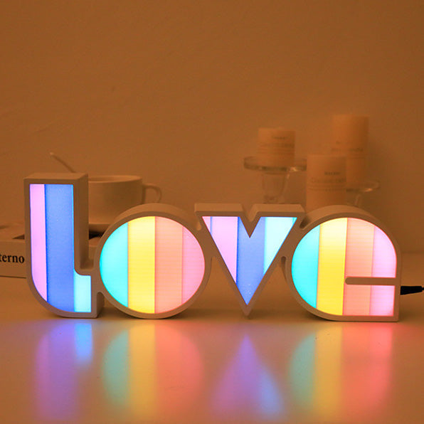 Skanto | Modern Art Deco vanntett PS LOVE bokstaver LED bordlampe for soverommet