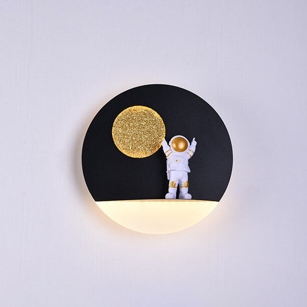 Skanto | Moderne Kreativ Jern Harpiks Rund Astronaut LED Vegglampe for Soverom
