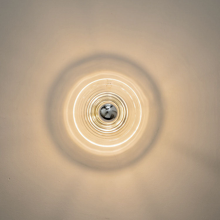 Tidløs glassvegglampe for allsidig belysning Skanto