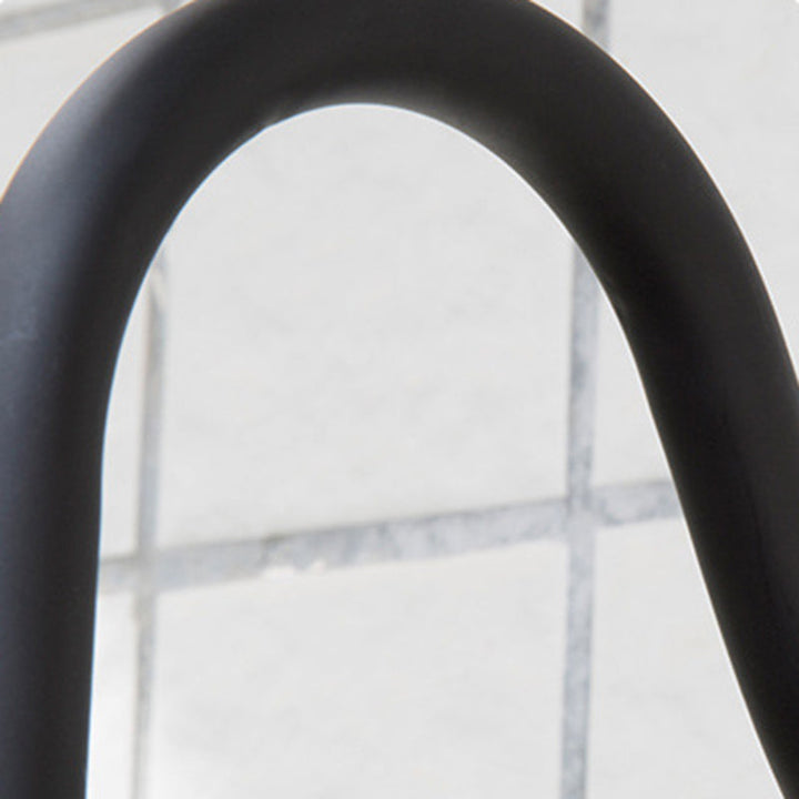 Skanto | Noctura Klassisk Vegglampe | Vintage Design | Jernramme med Rund Glasskjerm | 1-Lys Spisestue Belysning