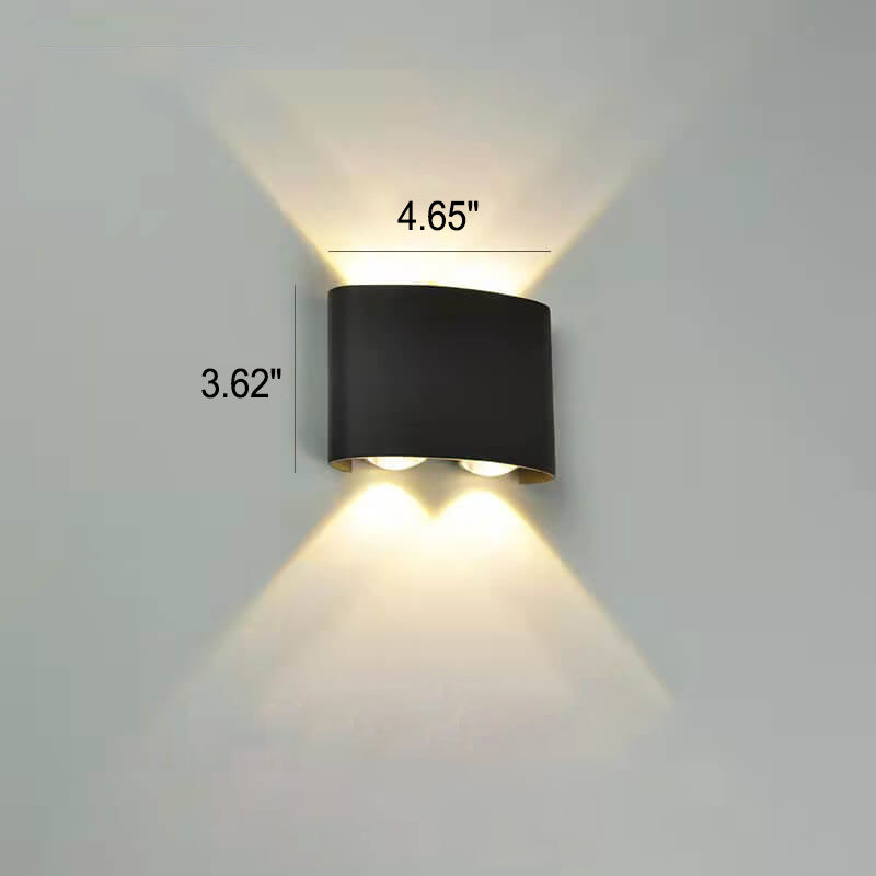 Moderne LED-vegglampe med oppover- og nedoverbuede spotlights, vanntett, for utendørs bruk